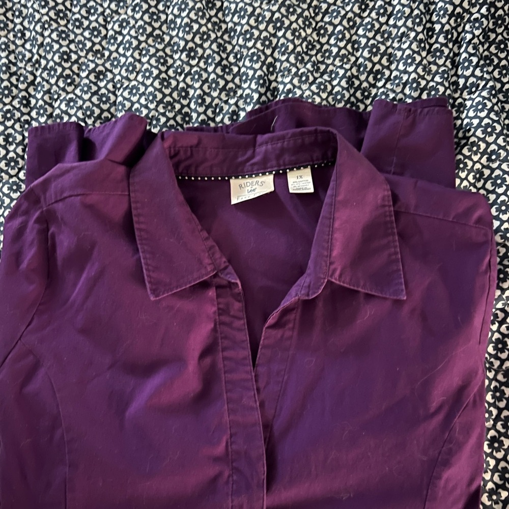 Lee Riders Purple Button-Up Shirt with pleat’s and 3/4 sleeve